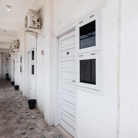 Отель Reddoorz Syariah Near Rsud Zainoel Abidin Банда-Ачех Экстерьер фото